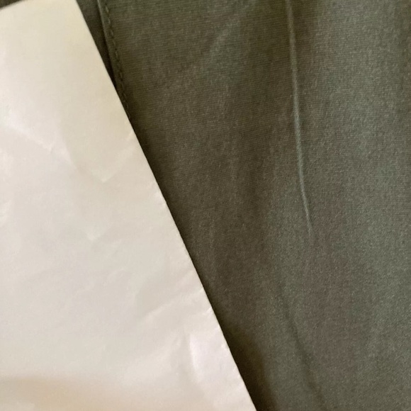 Men’s No Boundaries Stretch Above The Knee green chino shorts size 46 - NWT - Picture 5 of 9